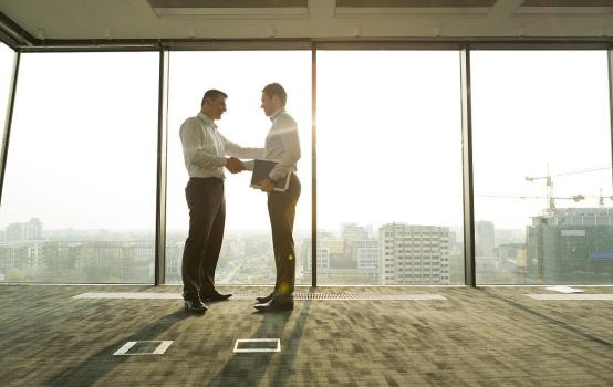 创业维艰，如履薄冰，该拿什么走下去？你要完成比难更难的事(图1)