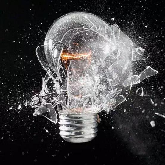 摆脱惯性思维：幸福和财富，属于那些少数懂得反人性的人(图1)