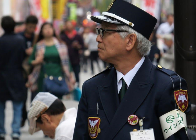 退休后想找事做？不妨去试试这3种职业，时间自由，工作轻松(图5)