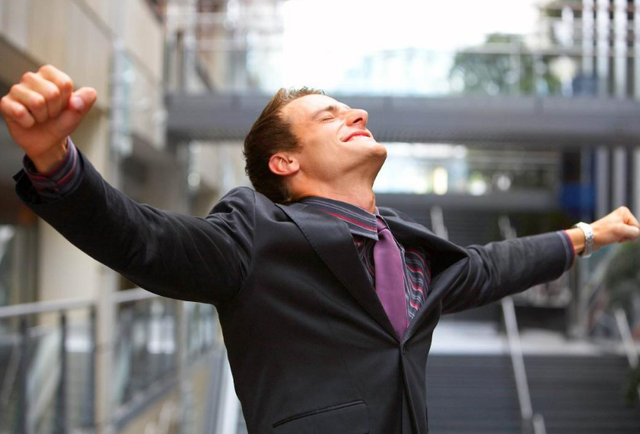 你如果是领导身边的“红人”，这2条潜规则不可触犯，早知早避坑(图1)