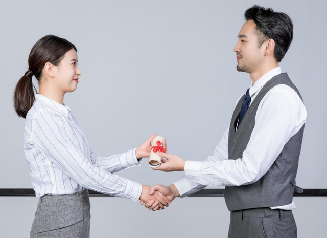 想在职场混得好，自身的努力只是一方面，聪明人会去寻找“贵人”(图4)