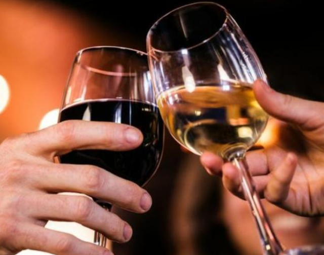 职场潜规则:和老板相处,有些事情不能轻易“露”出来!(图1) 职场潜规则:和老板相处,有些事情不能轻易“露”出来!(图1)