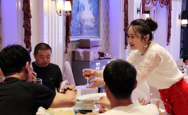 女子跟老板创业5年被开，发了一条朋友圈，公司立马把她请了回来(图1)