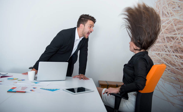 为什么领导不让小人走，反而提拔他们，是领导糊涂吗？(图1)