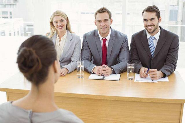 面试官：5根烟，怎么分给6个领导？女研究生回复3个字，被录取(图3)