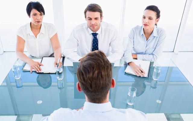 面试官：5根烟，怎么分给6个领导？女研究生回复3个字，被录取(图5)